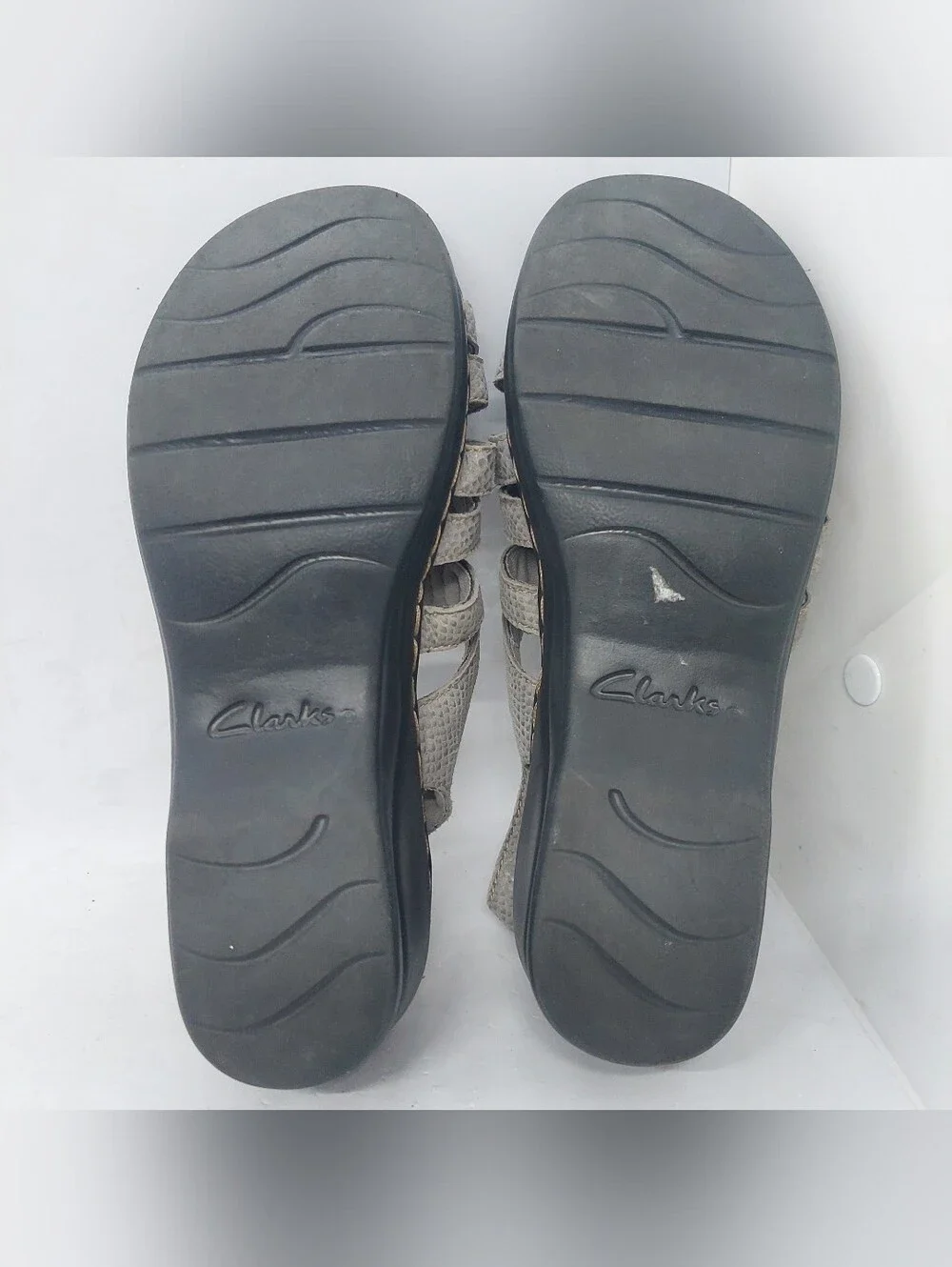 Clarks Lexi Marigold Sandals Gray Snakeskin Slingback Womens Size 7M Casual